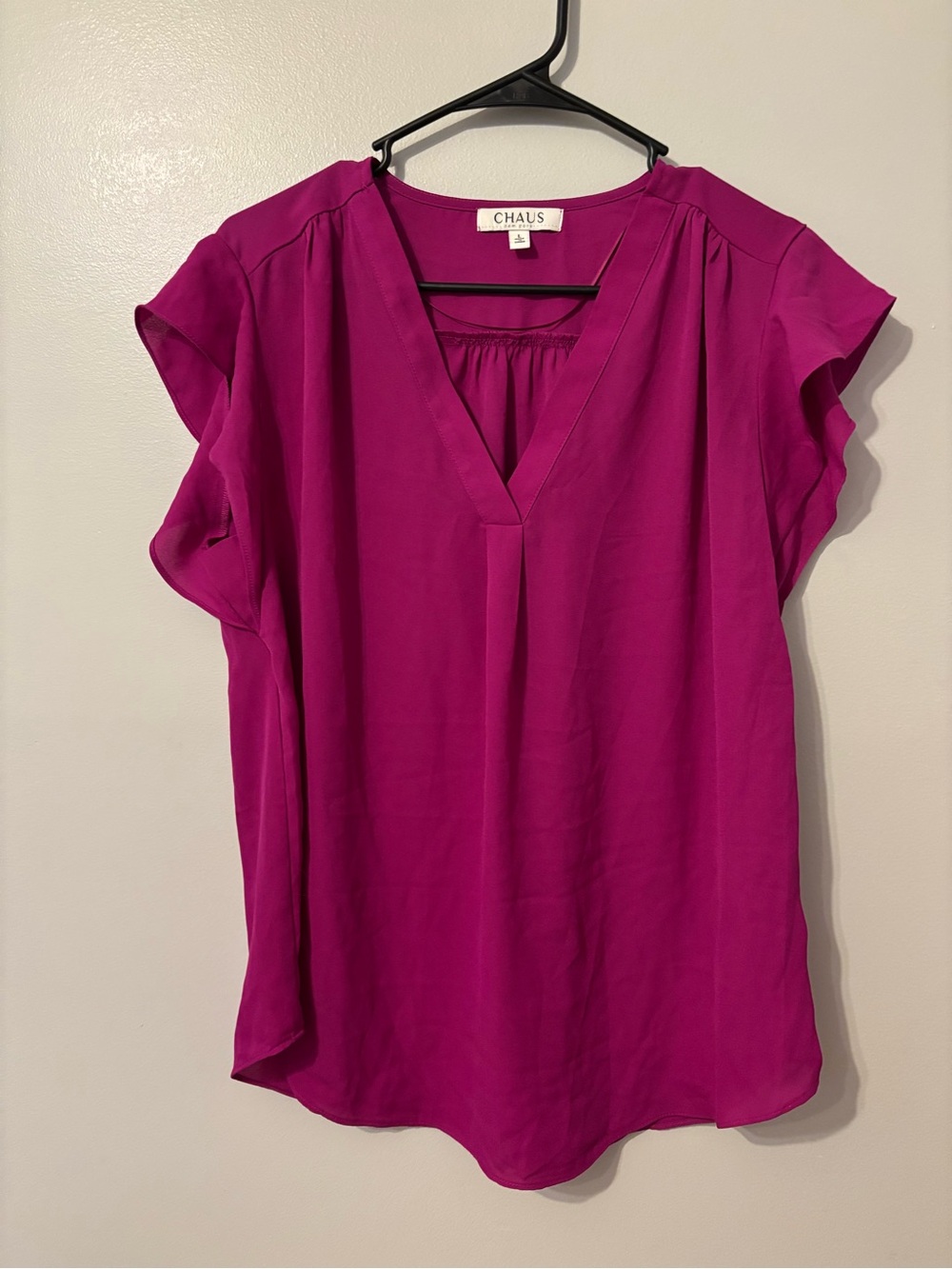 Chaus Women's Fuchsia V-Neck Flutter Sleeve Blouse